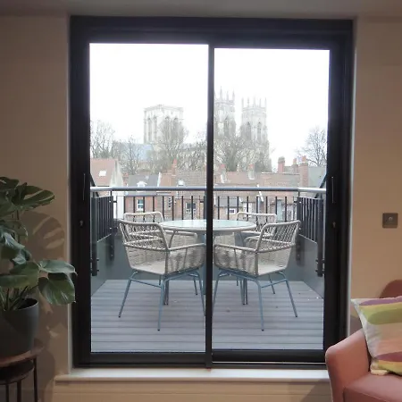 The Loft, The Quadrant, - Location, Views And Luxury With A Parking Space * York